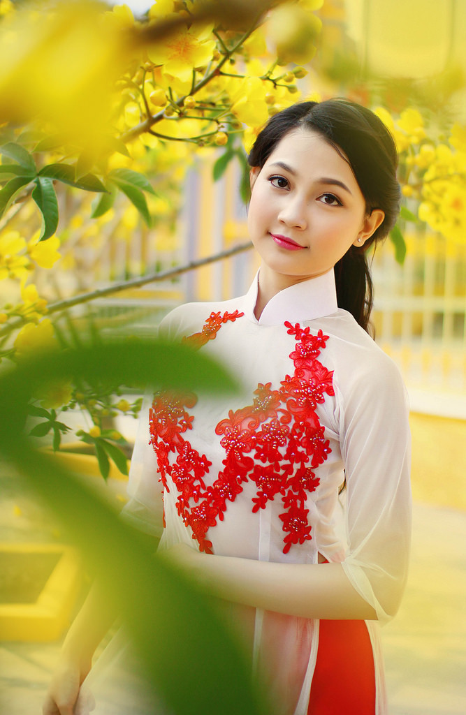 新入职的女社员